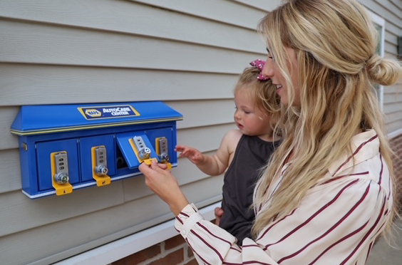 Woman and child with NAPA Box | Arie Nol Auto Center